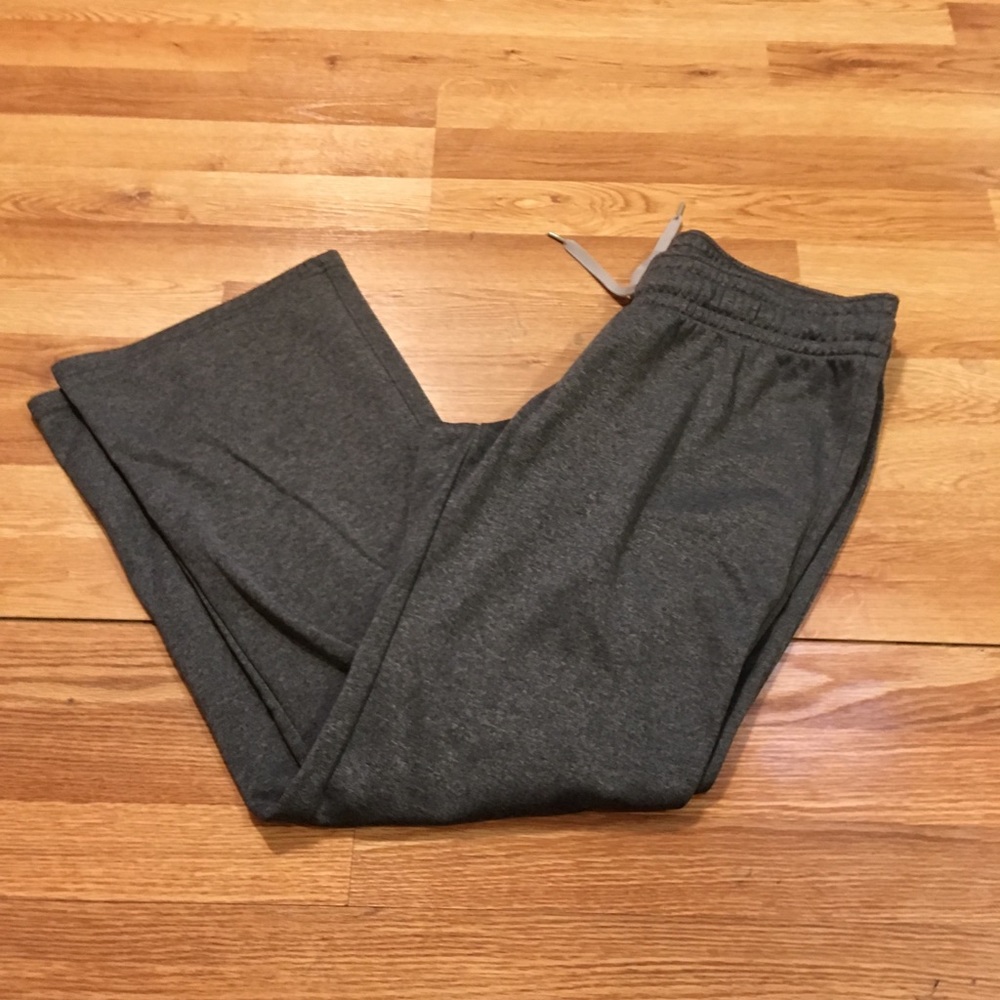 Under Armour Gray Semi Fitted Sweatpants Size L